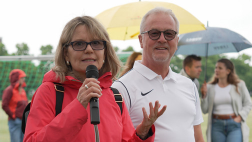 Grußwort am Mikrofon