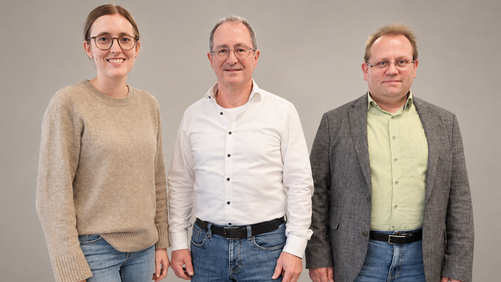 Gruppenfoto mit 3 Personen